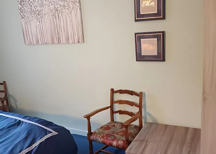 Double Room In Character Cottage With Parking, Beaulieu, New Forest